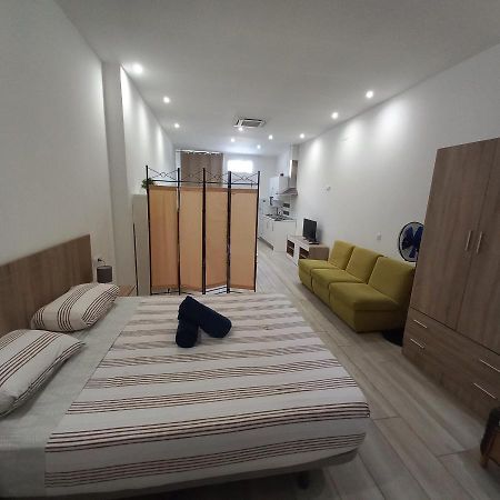 Malaga Velarde Center Apartment Bagian luar foto