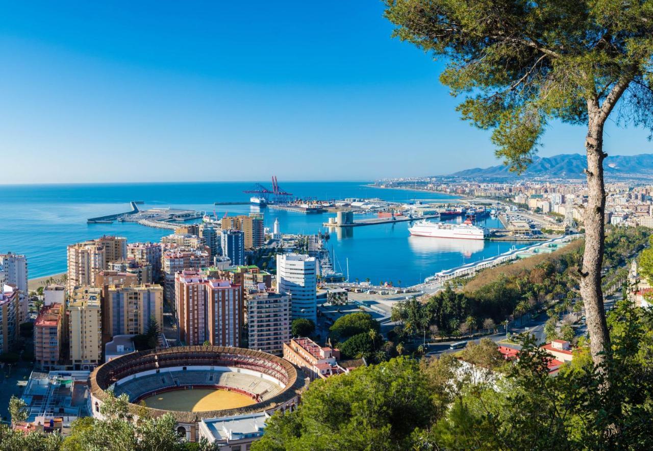 Malaga Velarde Center Apartment Bagian luar foto