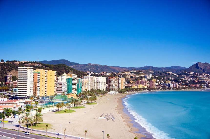 Malaga Velarde Center Apartment Bagian luar foto