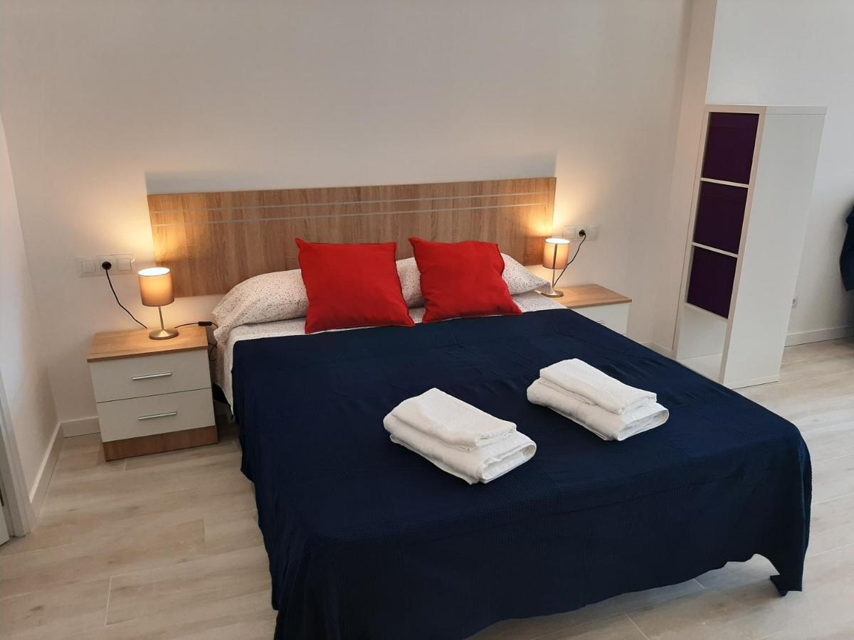 Malaga Velarde Center Apartment Bagian luar foto