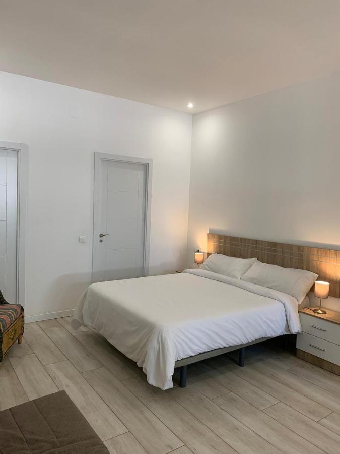 Malaga Velarde Center Apartment Bagian luar foto